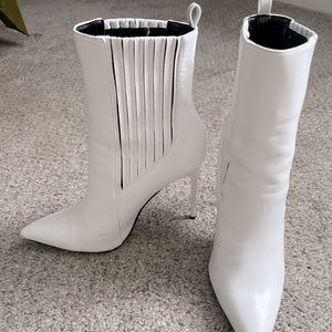 Lulu’s White Boots Size 8